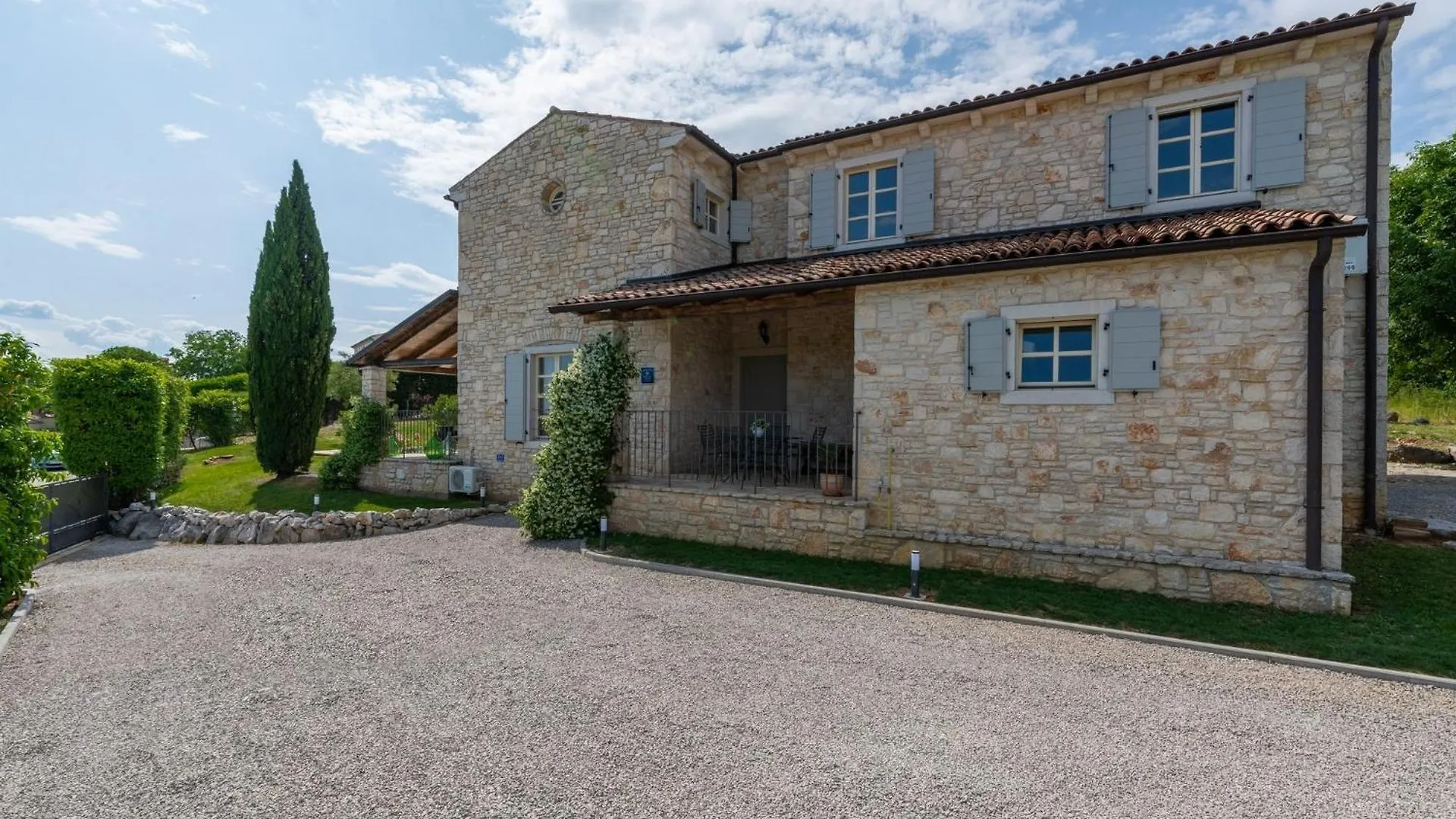 Villa Habibi In Sovinjak - Haus Fuer 8 Personen Buzet